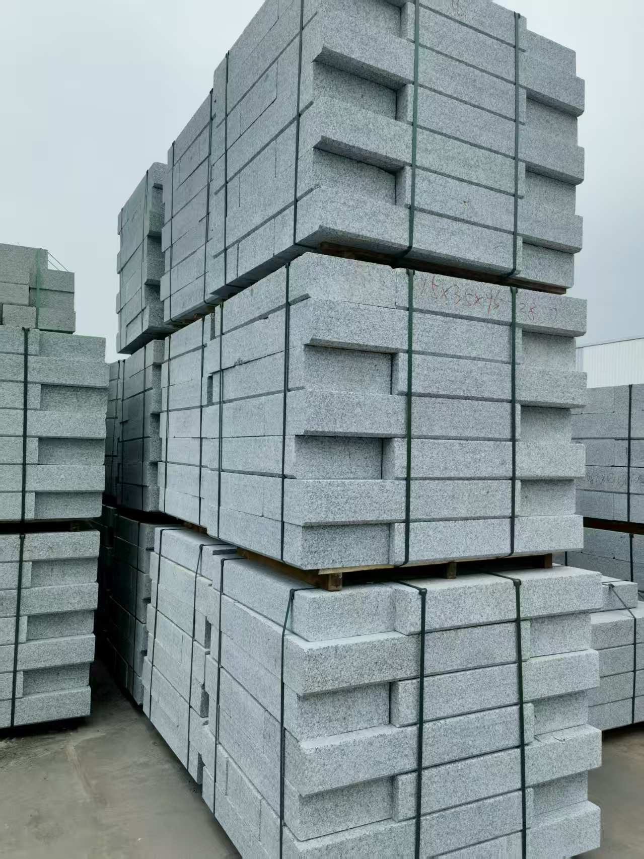 武威 路沿石，板板正正的路沿石