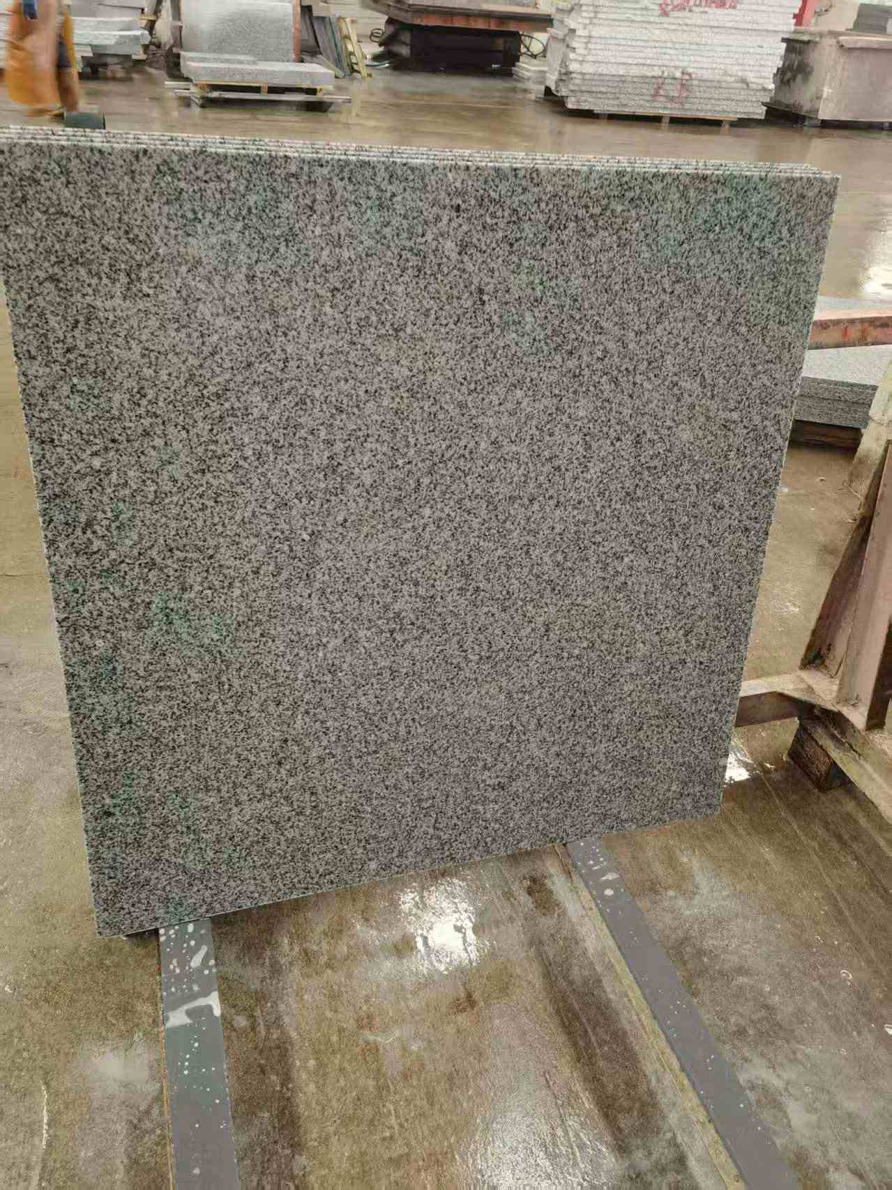 武威 芝麻白光面900*900，高地铁标准