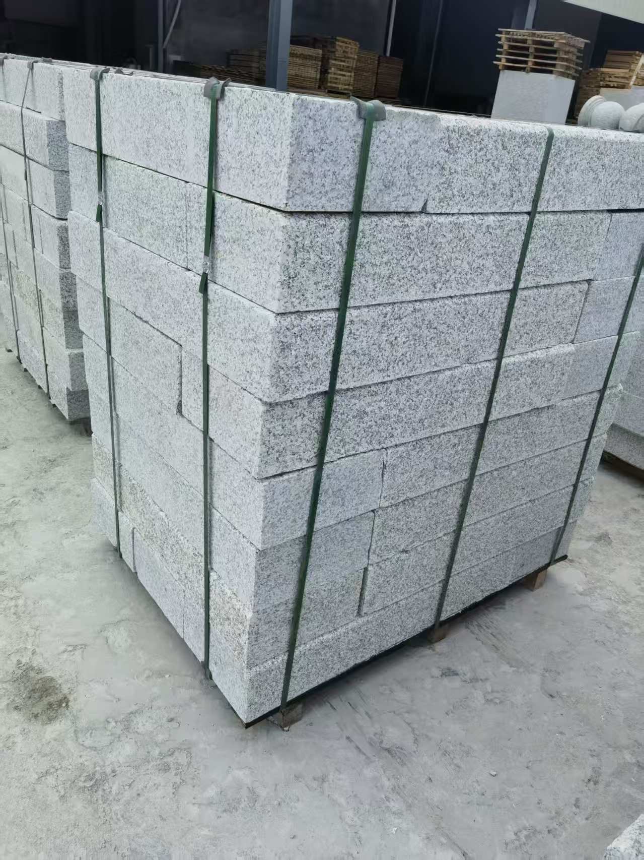 武威 芙蓉白火烧两面路沿石