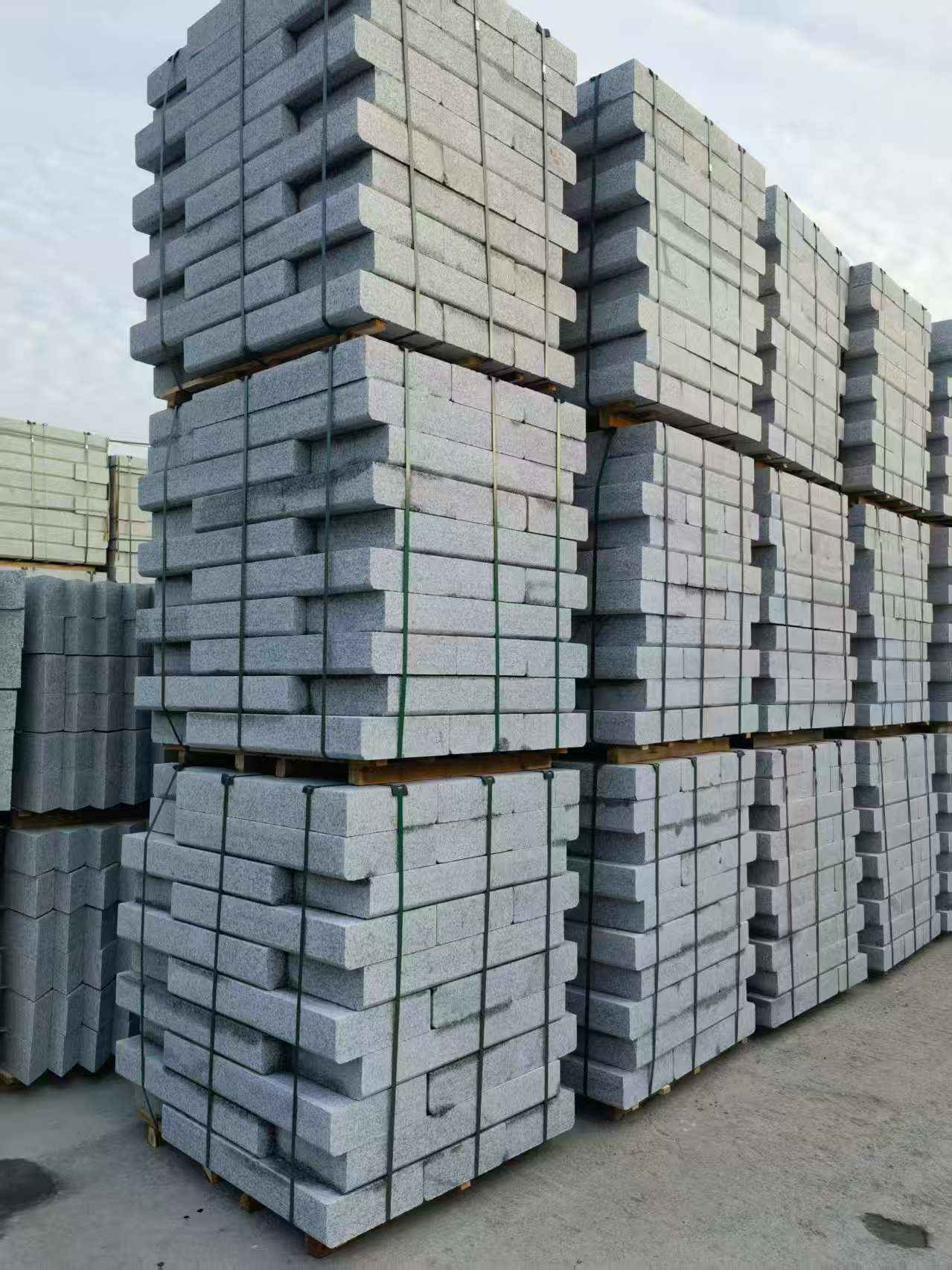 武威 路沿石（路侧石），颜色一致，尺寸标准