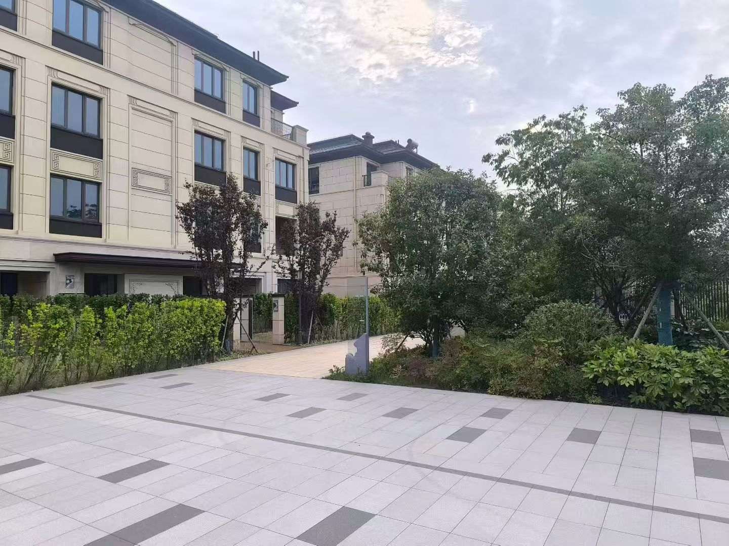 武威 芝麻白与芝麻白搭配铺装，尺寸1200*600